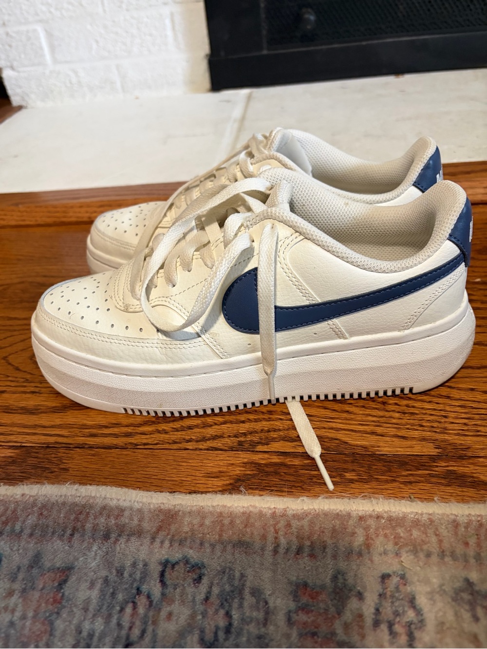 Court vision Nike size 9 women’s 
White with navy swish, platform